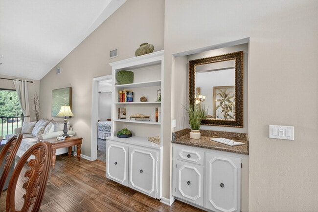 Building Photo - 202 Pinecrest Cir
