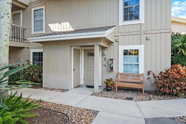 Building Photo - 9170 SE Riverfront Terrace