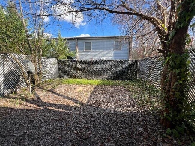 Building Photo - 3706 E North St