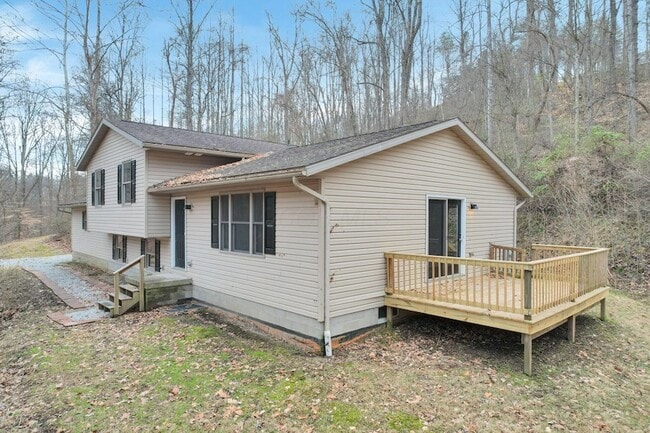 Building Photo - 1889 Wolverine Dr