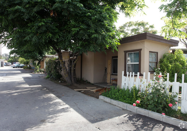 Building Photo - Orange Trailer Park