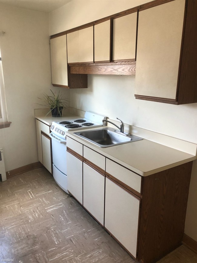 Building Photo - 4215 W Martin Dr