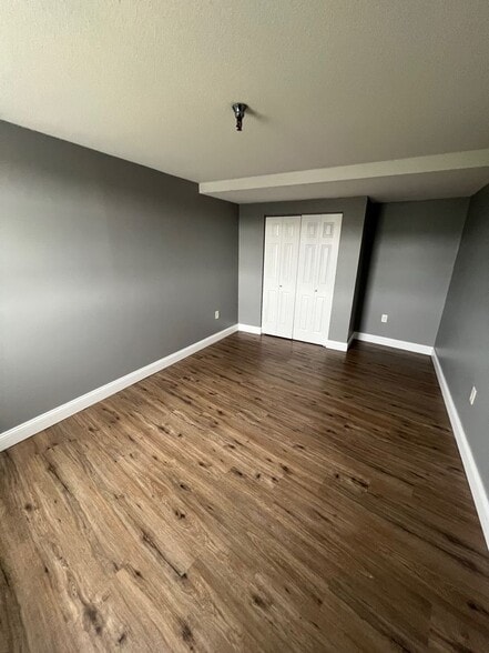 Interior Photo - SilverBrick Square