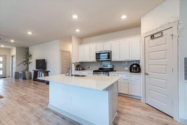 Building Photo - 125 Cupreata Ln