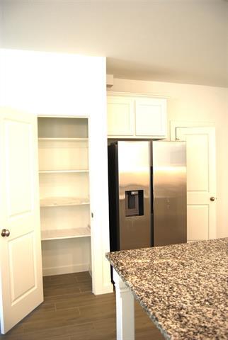 Building Photo - 369 Oakbend Dr