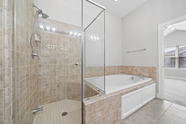 Building Photo - 2710 Hullsmith Dr