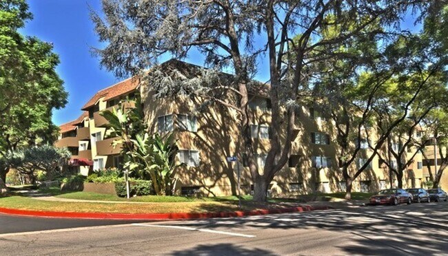 Primary Photo - Luxurious 1+bdr, 1bath condo in prime Sher...