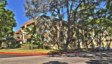 Building Photo - Luxurious 1+bdr, 1bath condo in prime Sher...