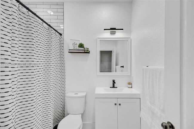 Building Photo - 8518 SW 214th Ln