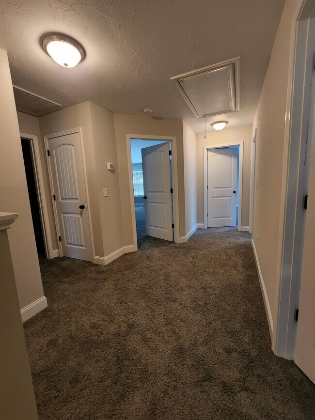 Building Photo - 3075 Margot Ln