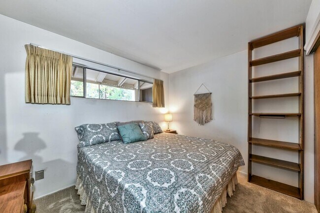 Building Photo - Cozy 3BD house avail. on 10/10/2025 for a ...