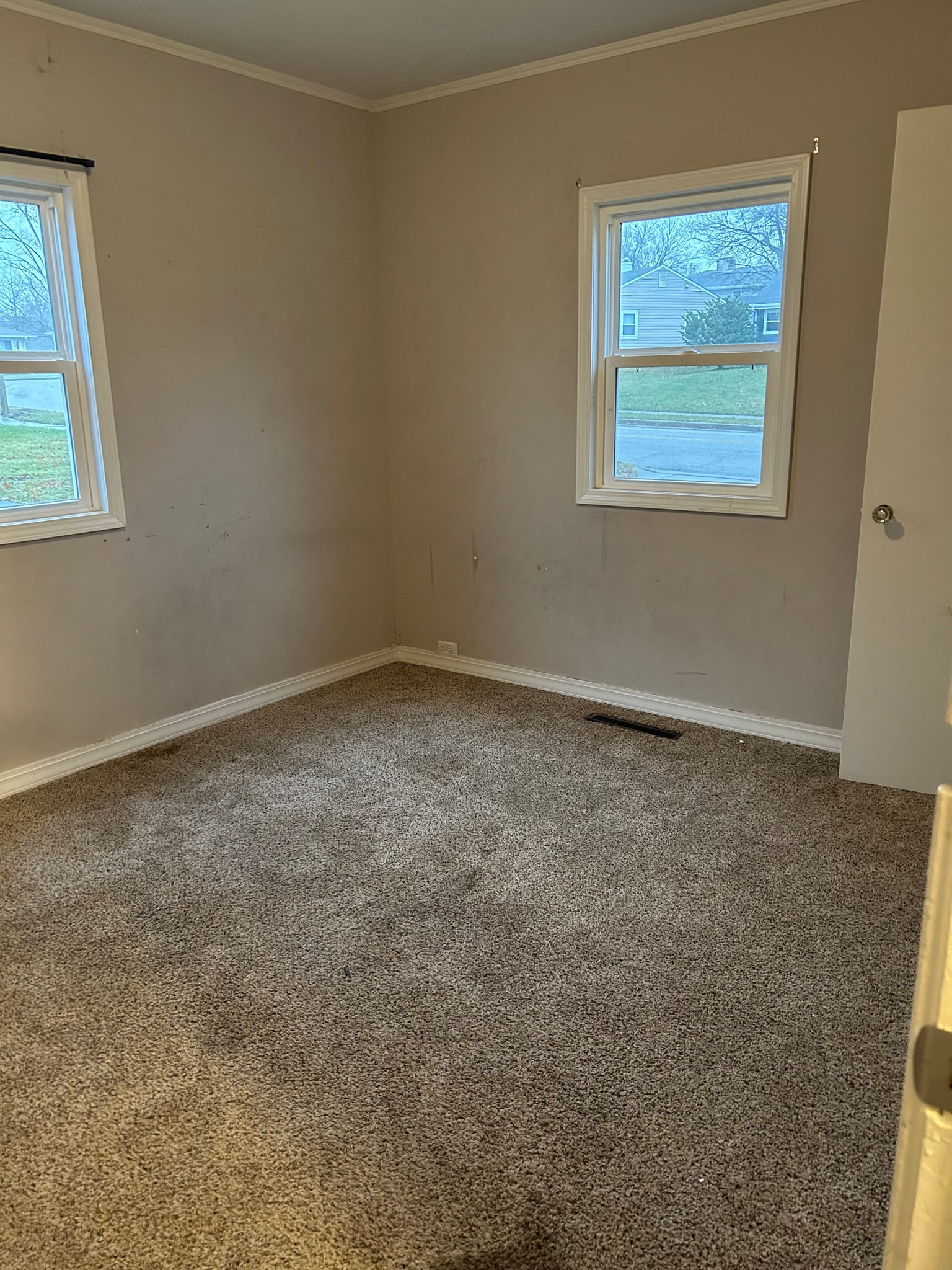 Building Photo - 1318 Hedgewood Dr