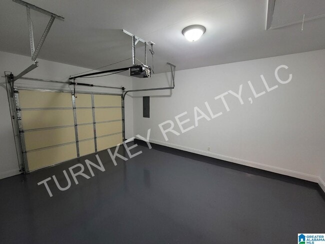 Building Photo - 4158 Hathaway Ln