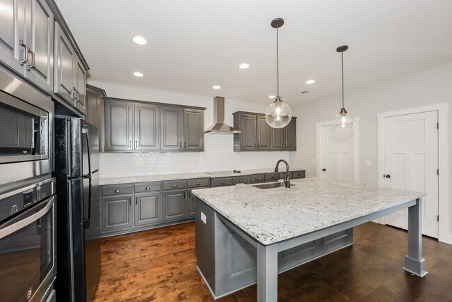 Building Photo - 13 E Field St