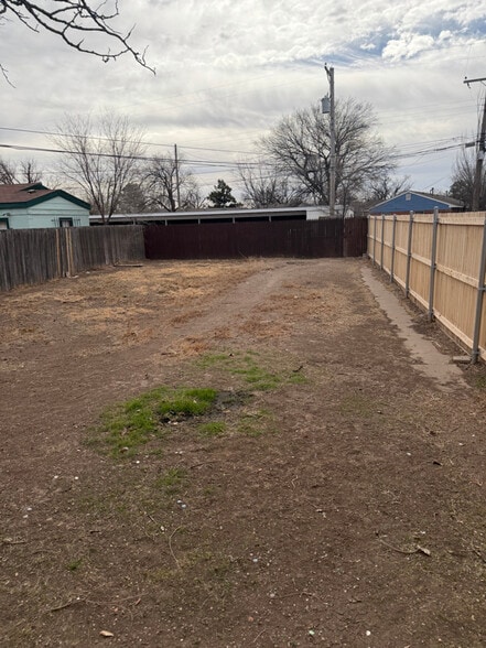 Building Photo - 3007 Curtis Dr