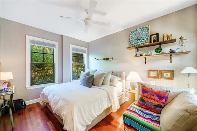 Building Photo - 868 Rosedale Rd NE