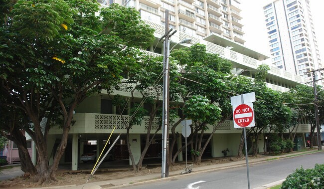 Ala Wai Gardens Apartments - 2403 Ala Wai Blvd