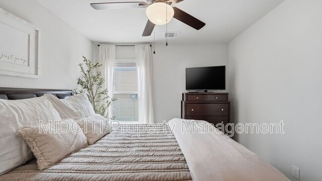 Building Photo - 2913 Brogan Creek