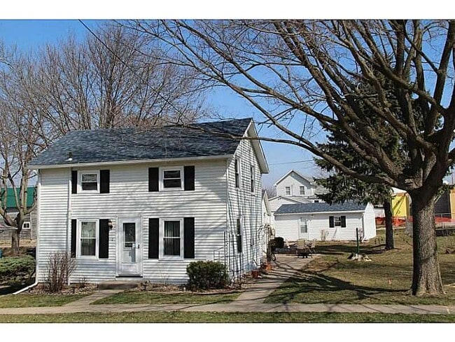 Front of home - 110 W Short St