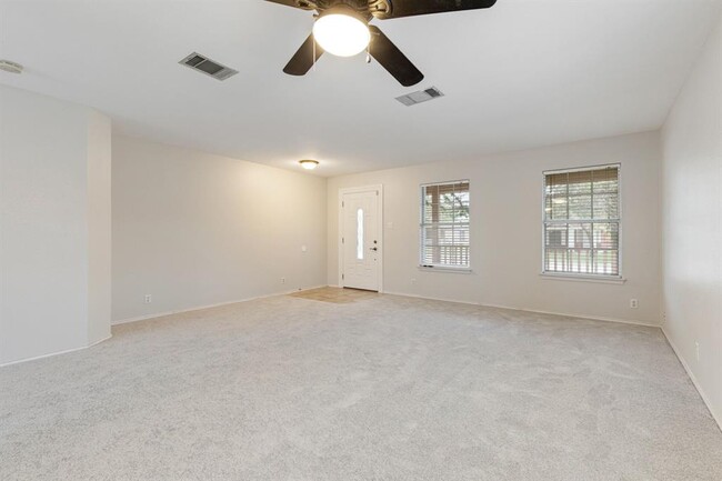 Building Photo - 1815 Brentwood Dr