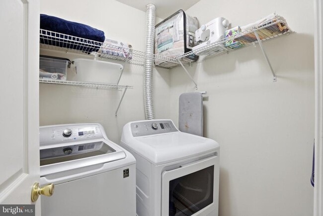 Building Photo - 18525 Sierra Springs Square