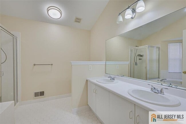 Building Photo - 401 Pheasant Run