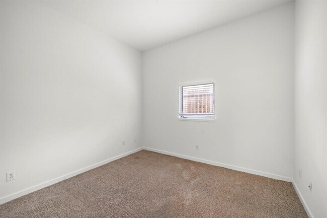 Building Photo - 5920 Fairdale Ln