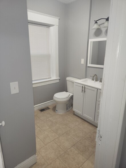 Building Photo - 3916 Clark Ave