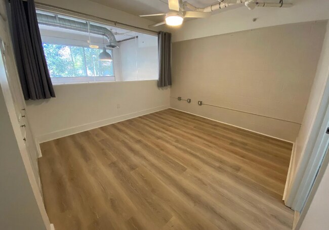 Building Photo - 2515 SW 35th Pl