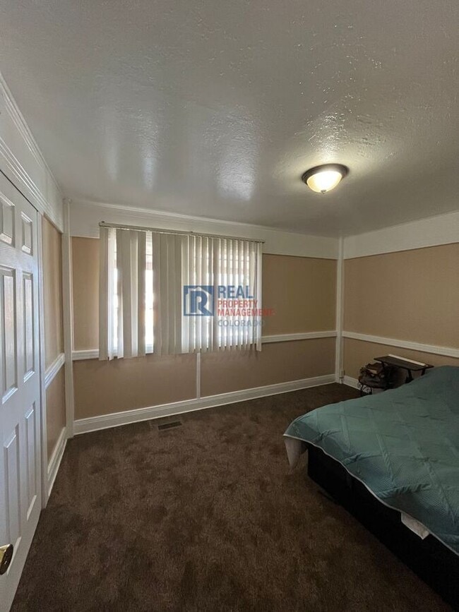 Building Photo - 2120 W Gill Pl