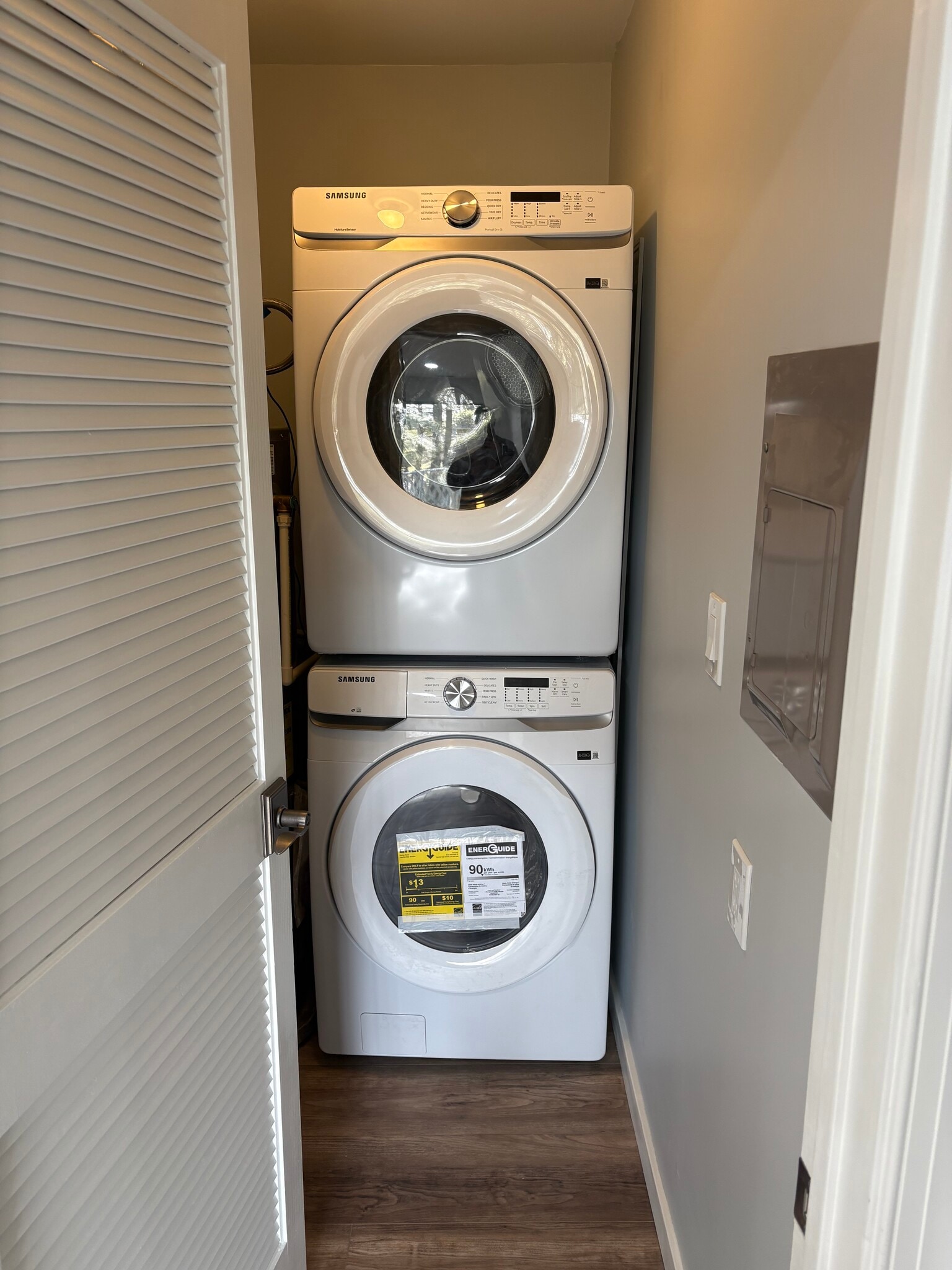 Building Photo - 1304 Diamond Dr