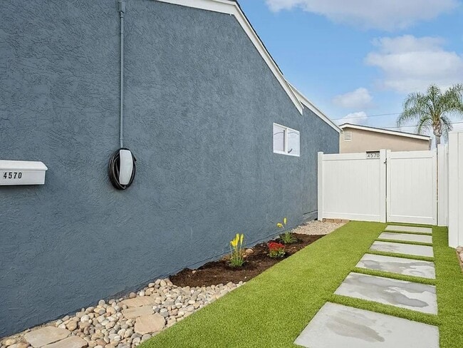 Building Photo - 4570 Cochise Way