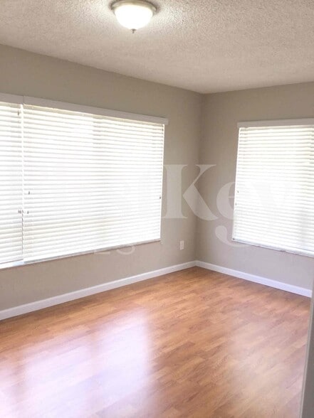 Building Photo - 3150 SW 21st St