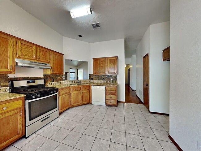 Building Photo - 3608 Teresa Dr
