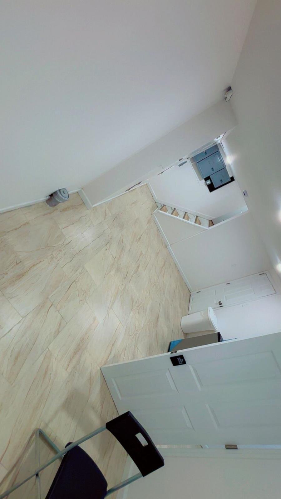 Building Photo - 8 S Farview Ave