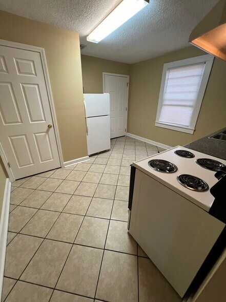 Building Photo - 4335 Clio St