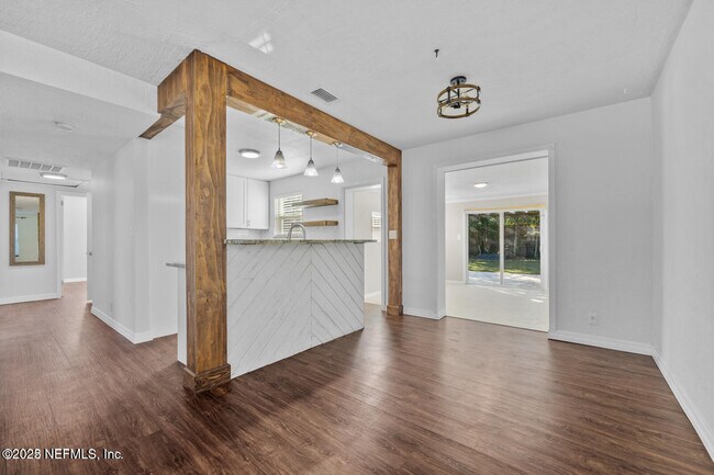 Building Photo - 1818 10th St N