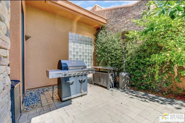 Building Photo - 79800 Vía Sin Cuidado