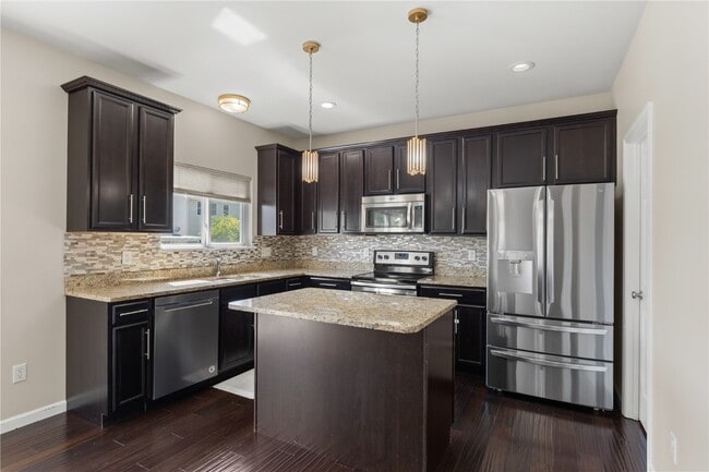 Building Photo - 184 Berry Manor Cir