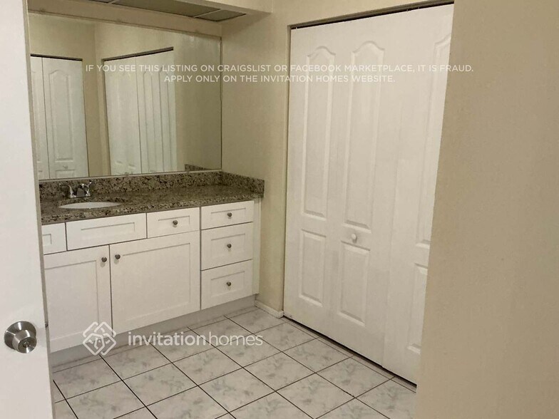 Building Photo - 2625 Orangewood Ct
