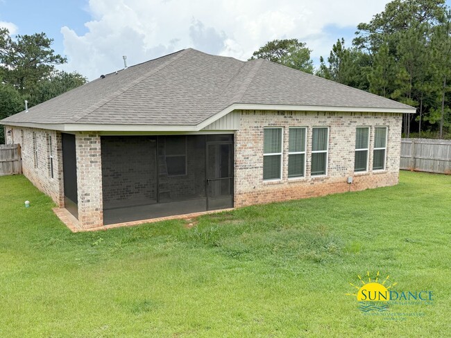 Building Photo - Spacious 4 Bedroom Home in Crestview’s Brooke Estates!