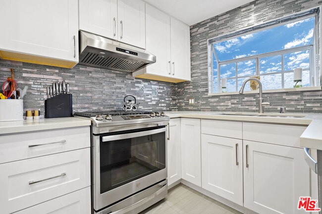 Building Photo - 10627 Ashton Ave