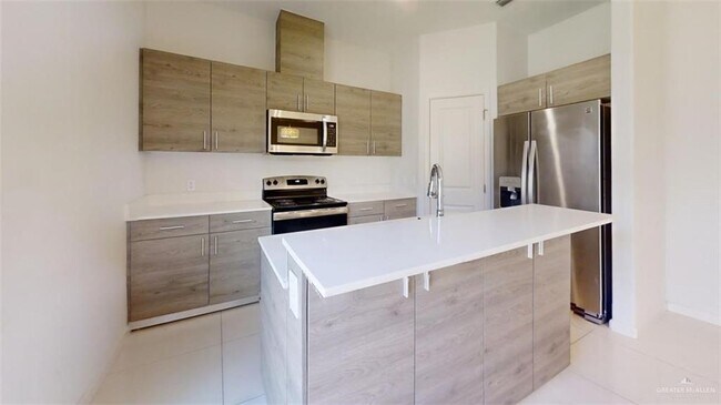 Building Photo - 9 Nightingale Ave