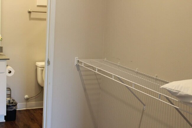 Building Photo - 4415 Lincoln Way