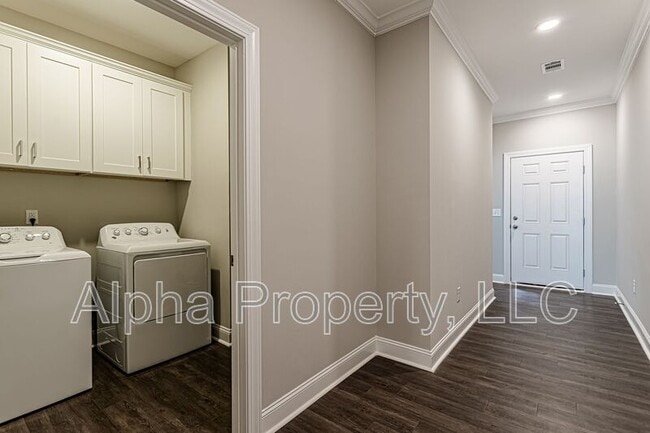 Building Photo - 14 Alderly Way