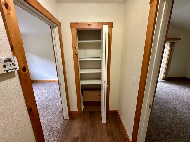 Building Photo - Creekside Home with Bonus Room above 2-Car Garage Alta Sierra