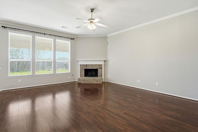 Building Photo - 2506 Barton Springs St