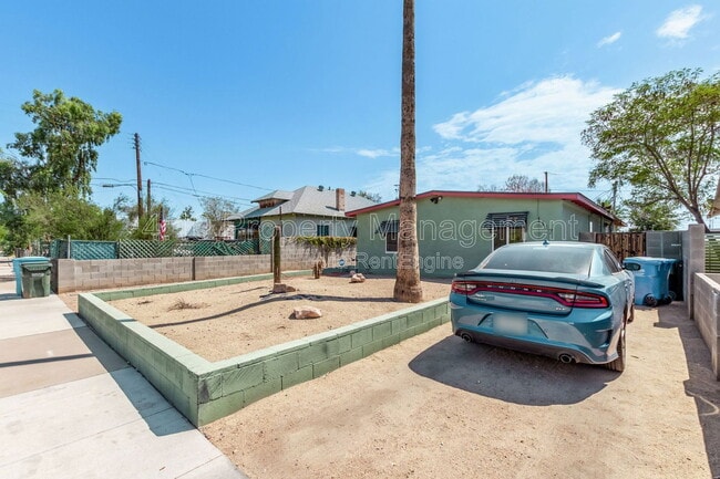 Building Photo - 1117 N 13th St