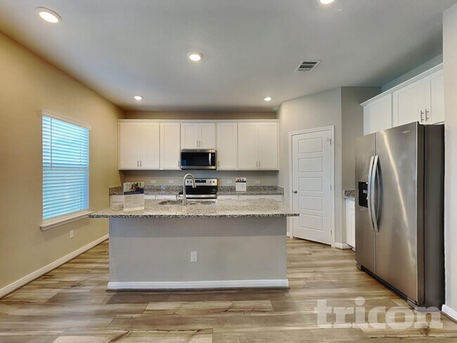 Building Photo - 13547 Emerson Wy