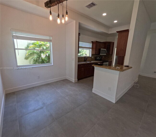 Building Photo - 1211 SW 84th Terrace